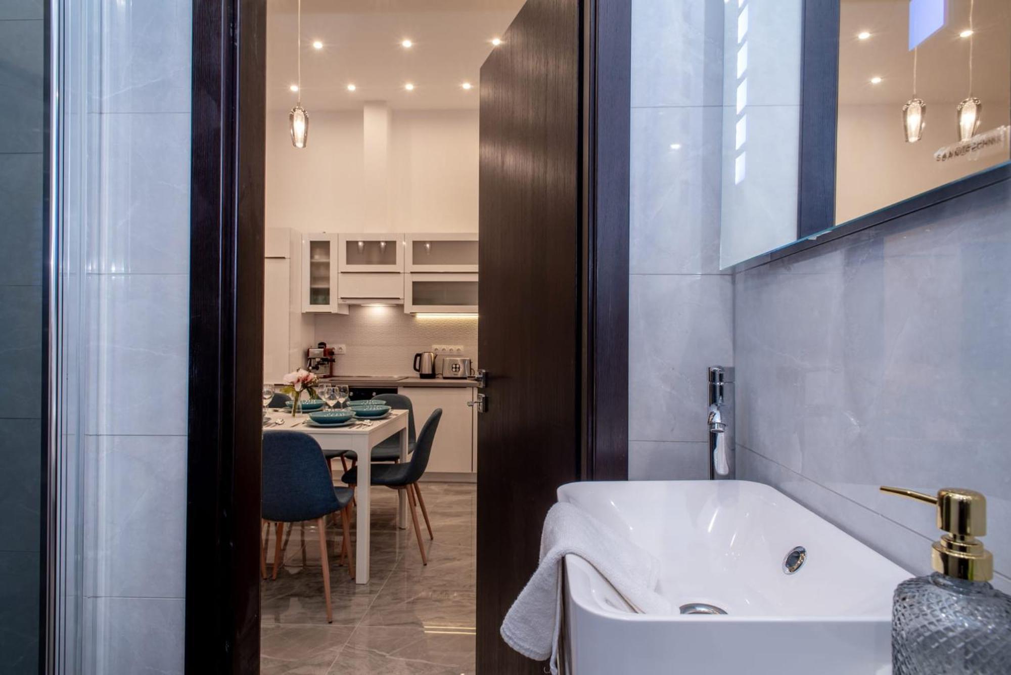 Very Central New And Large Ac Apartment Βουδαπέστη Εξωτερικό φωτογραφία